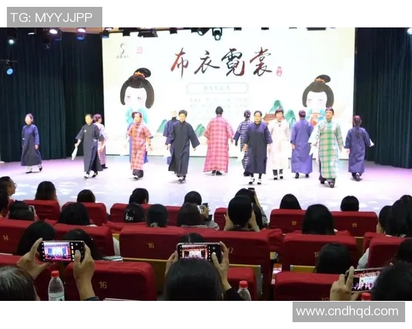 早版布衣12的魅力与传承探索传统服饰在现代生活中的新风尚